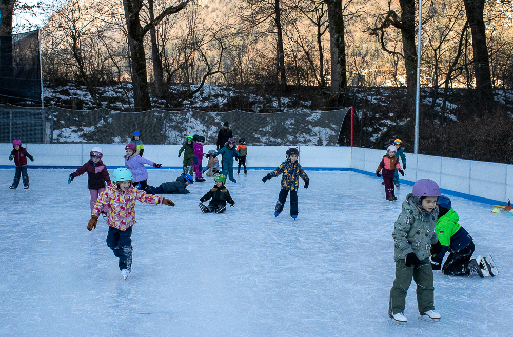 Eislaufen der 1. Klasse der VS Unterlangkampfen